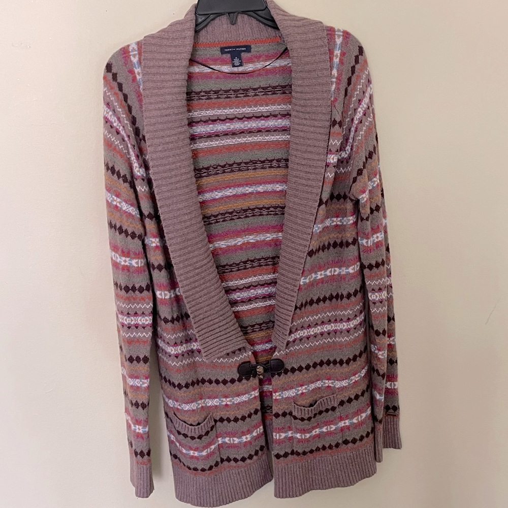 Women’s Tommy Hilfiger Cardigan. Worn, but good condition. (M)